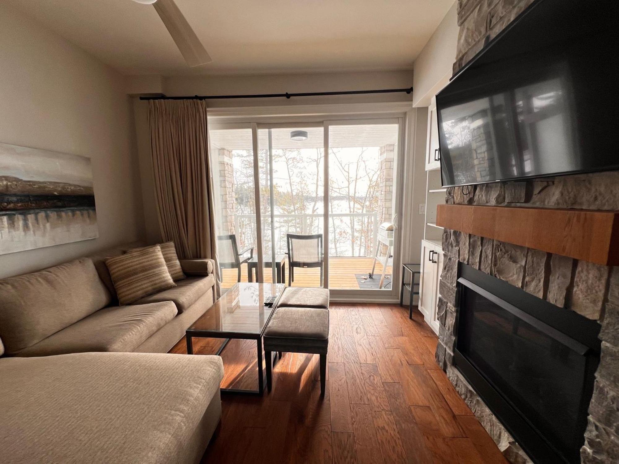 Touchstone Resort Bracebridge Bagian luar foto